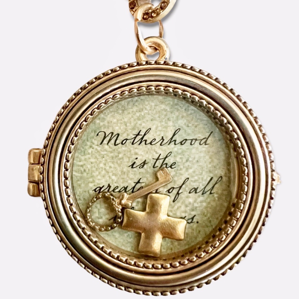 Shadowbox Floating Charm Memory Pendant Locket Pearl Strand Necklace